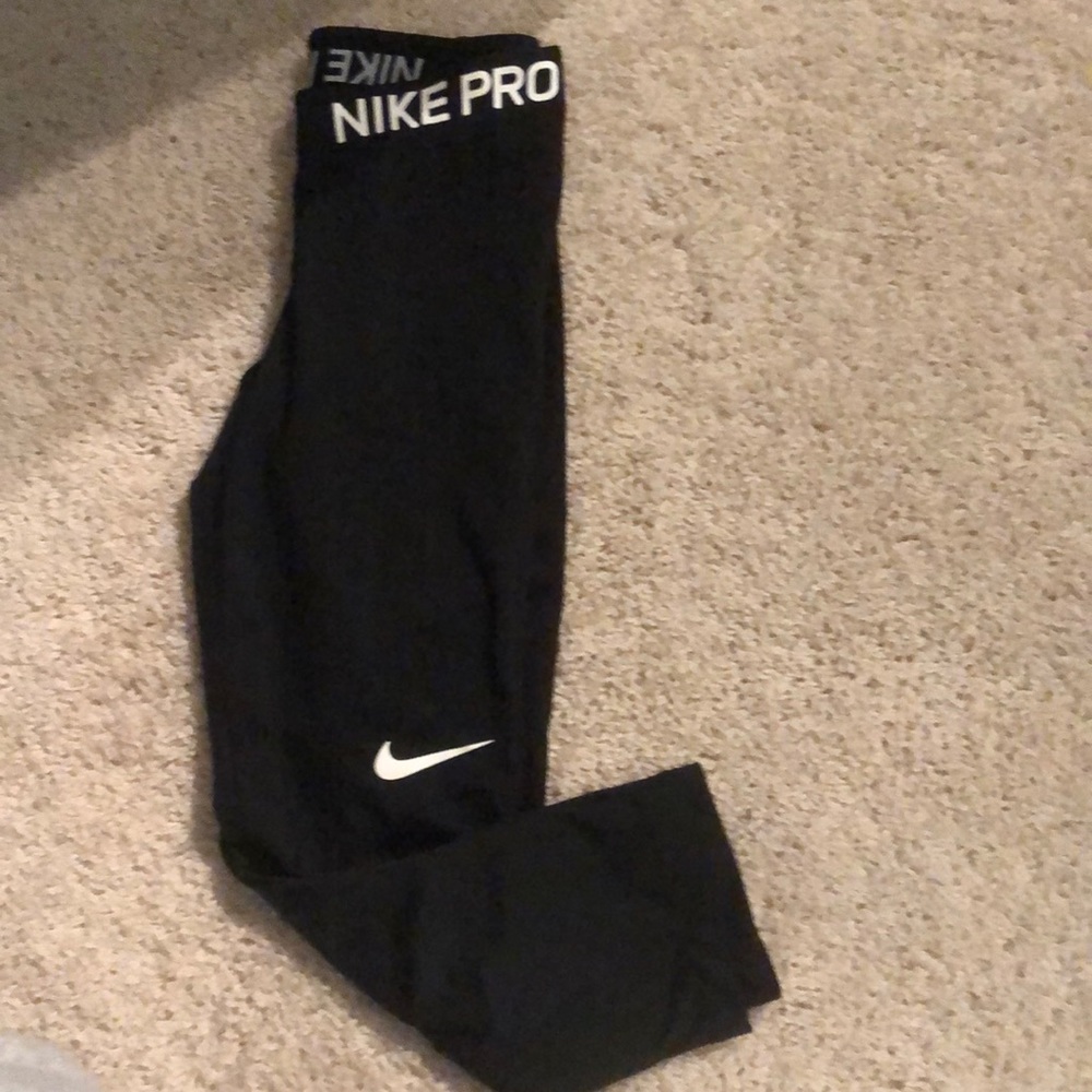 Women’s Nike Pro Cropped Leggings